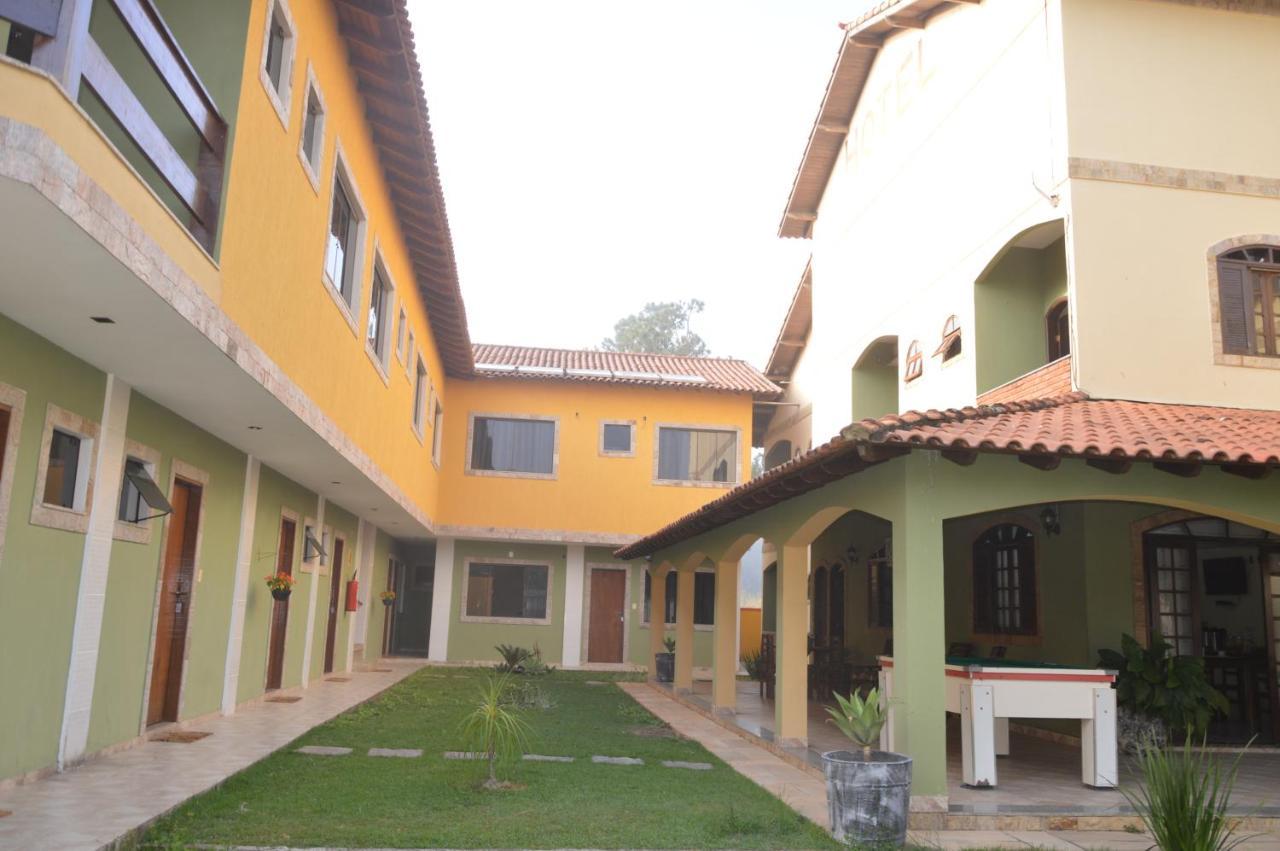 Colonial Hotel